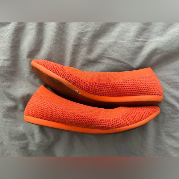 Allbirds Tree Breezers - Buoyant Orange w/ Lux Orange Sole - Picture 4 of 5